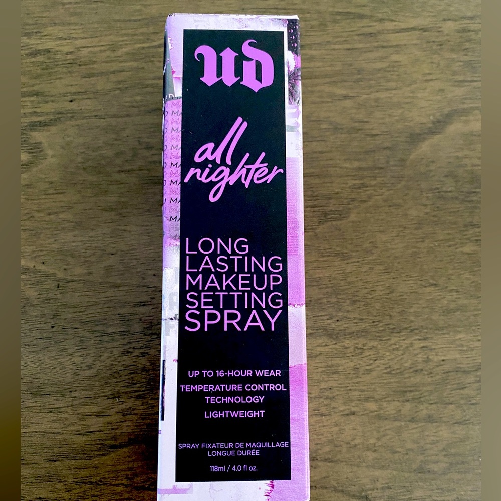 URBAN DECAY SETTING SPRAY. 118 ml. Never opened. Brand new